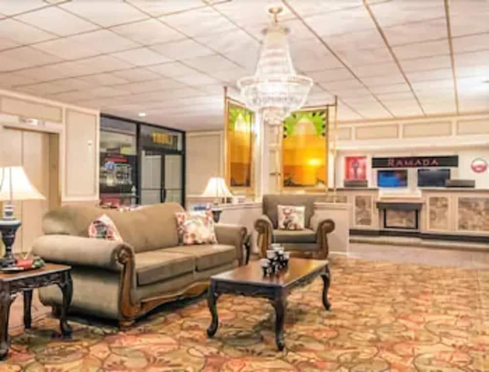 Ramada By Wyndham Paintsville Hotel & Conference Center Экстерьер фото