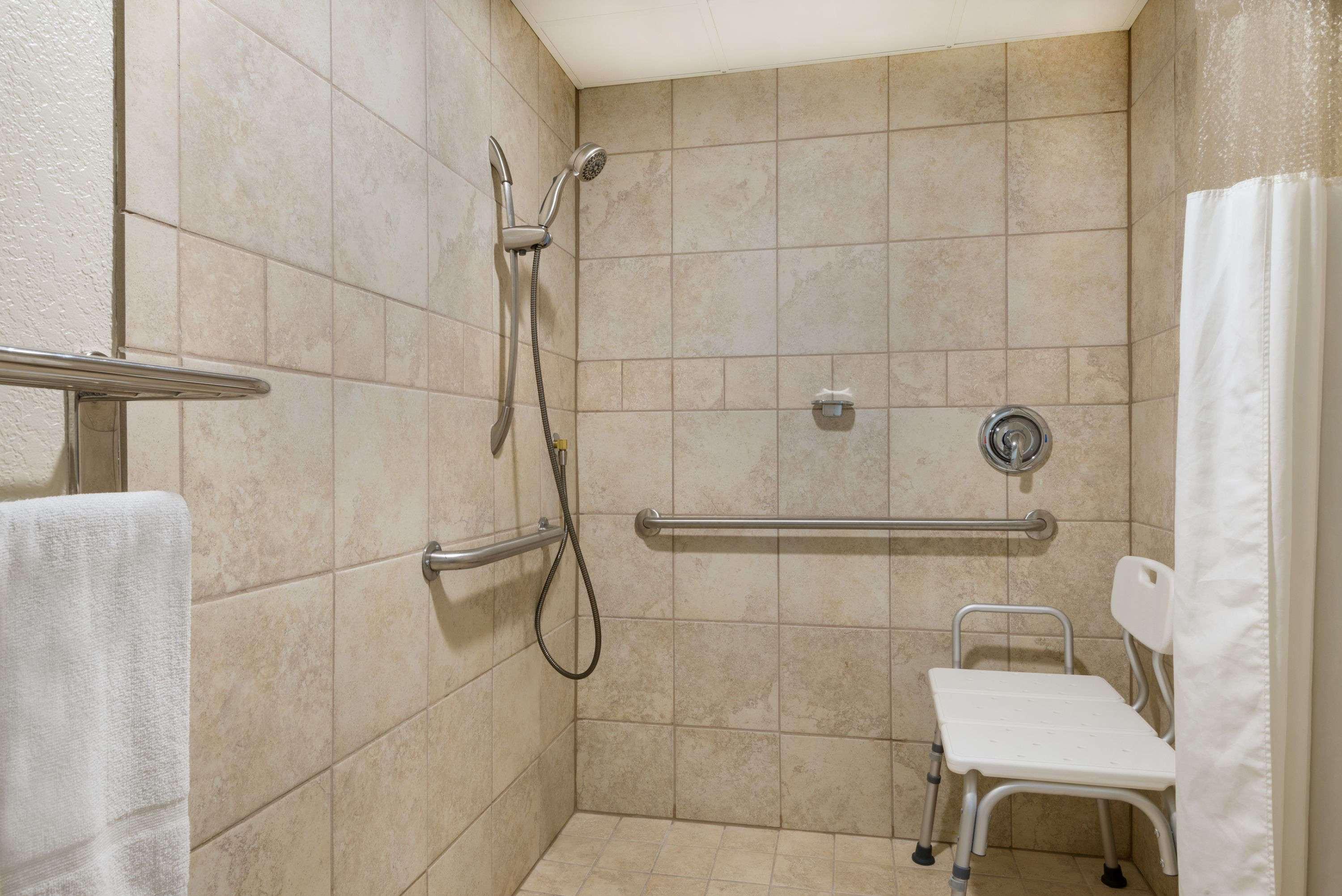 Ramada By Wyndham Paintsville Hotel & Conference Center Экстерьер фото