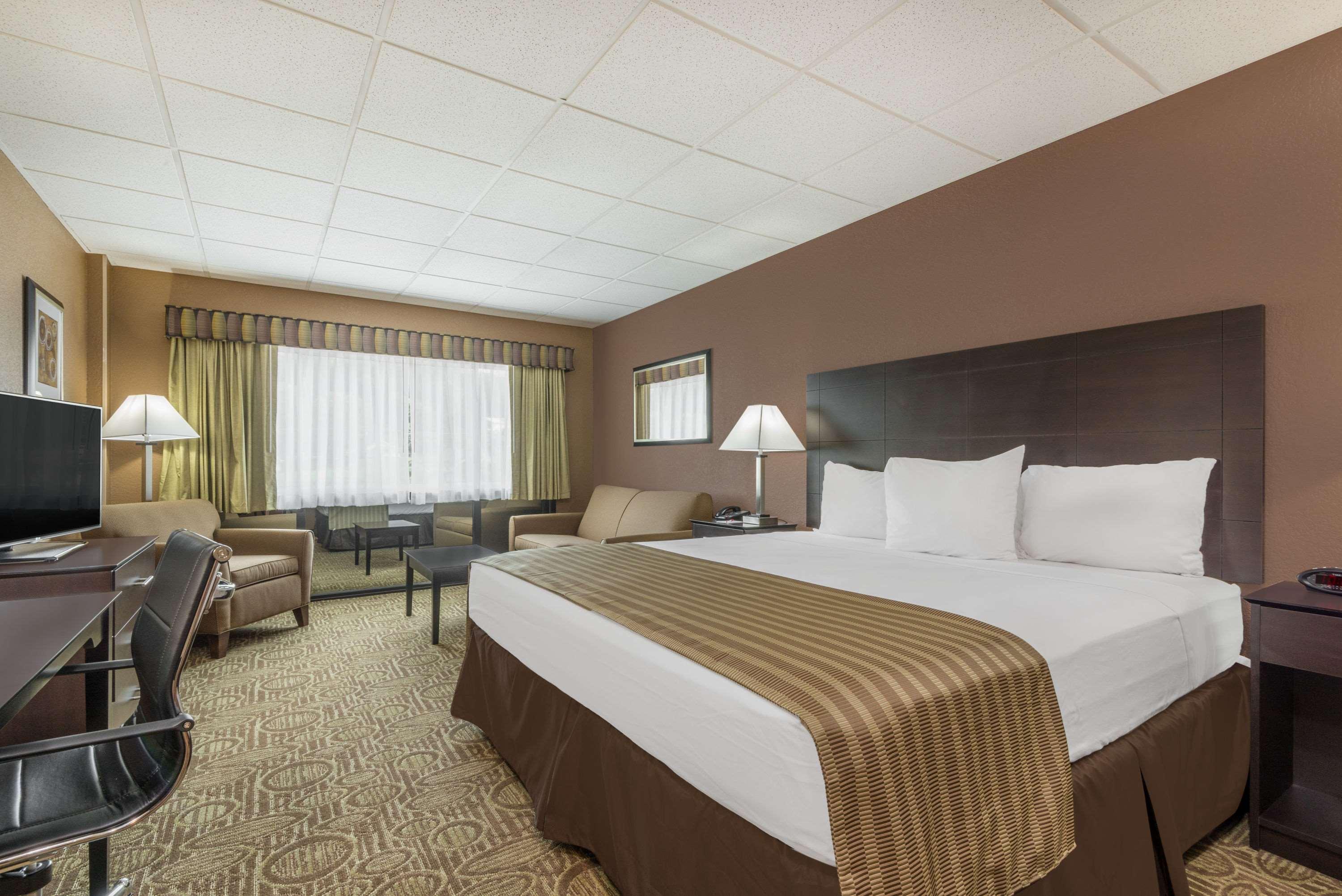 Ramada By Wyndham Paintsville Hotel & Conference Center Экстерьер фото