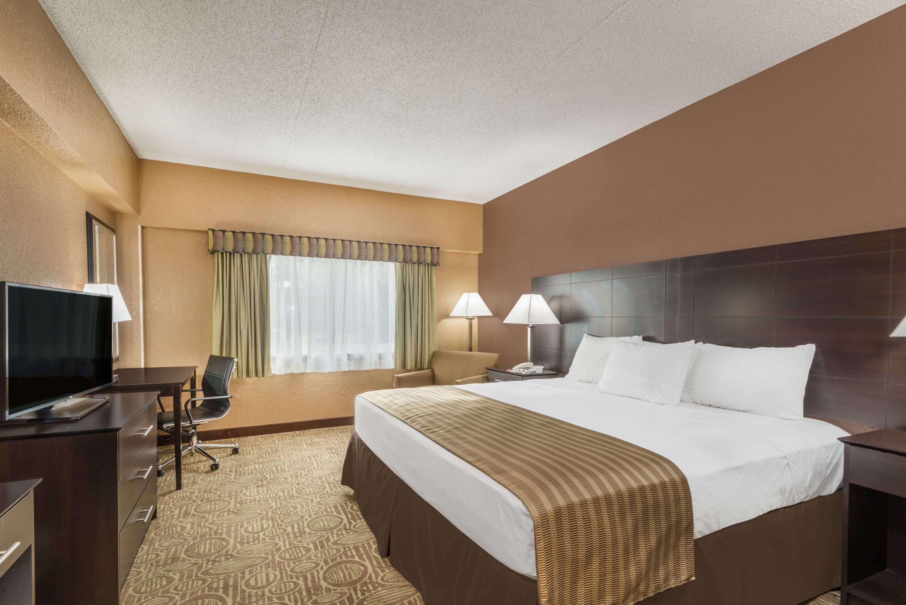 Ramada By Wyndham Paintsville Hotel & Conference Center Экстерьер фото