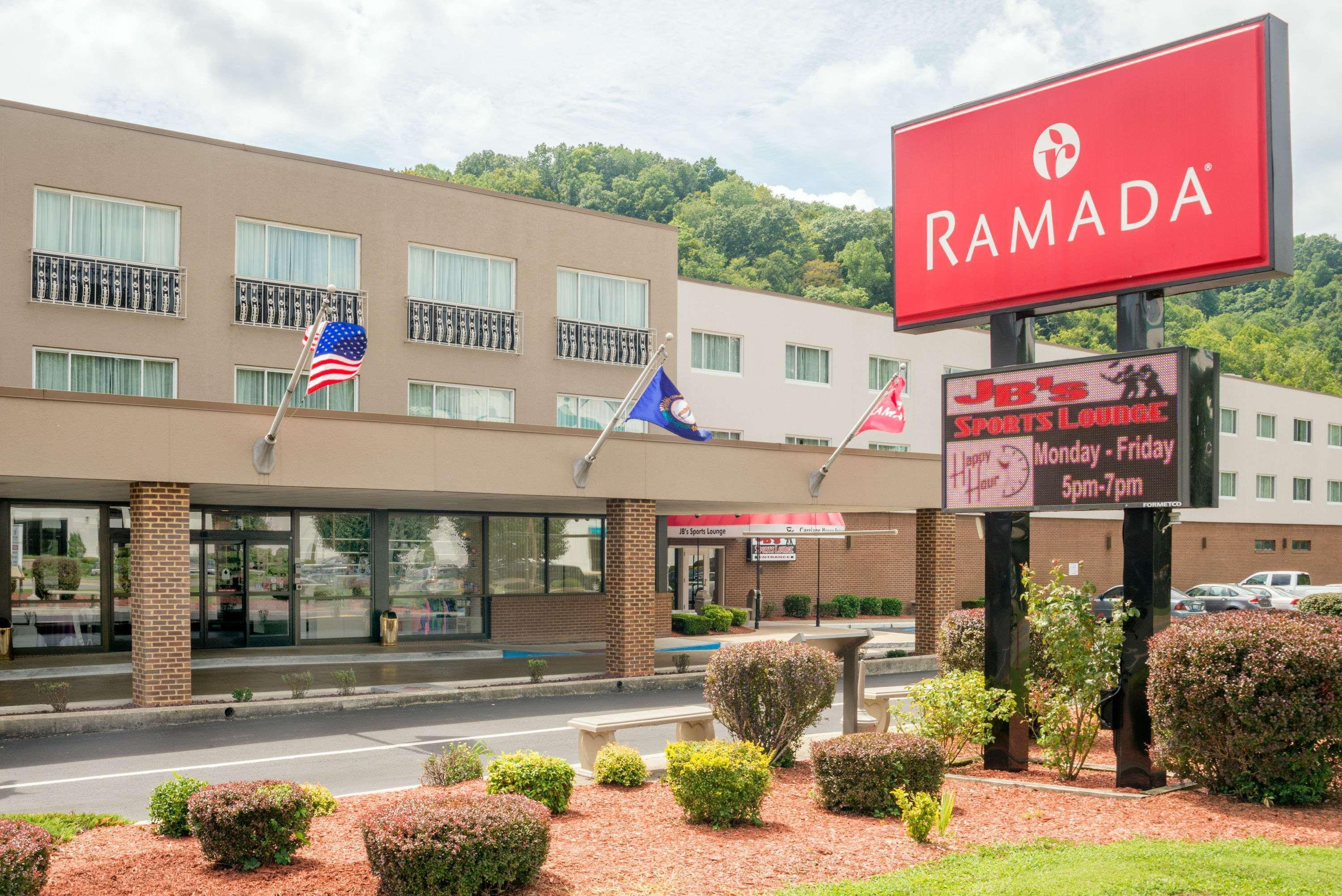 Ramada By Wyndham Paintsville Hotel & Conference Center Экстерьер фото